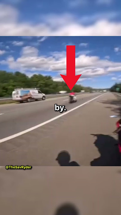 Bikers Run From Police In Daylight