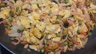 Chicken Fried Rice. Cooking With Thrive Life Freeze Dried Veggies! #food #recipe #wotd