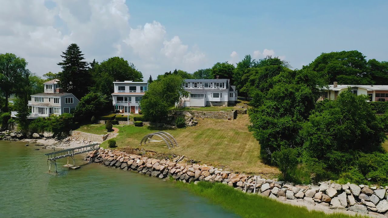 156 Crabtree Road, Squantum