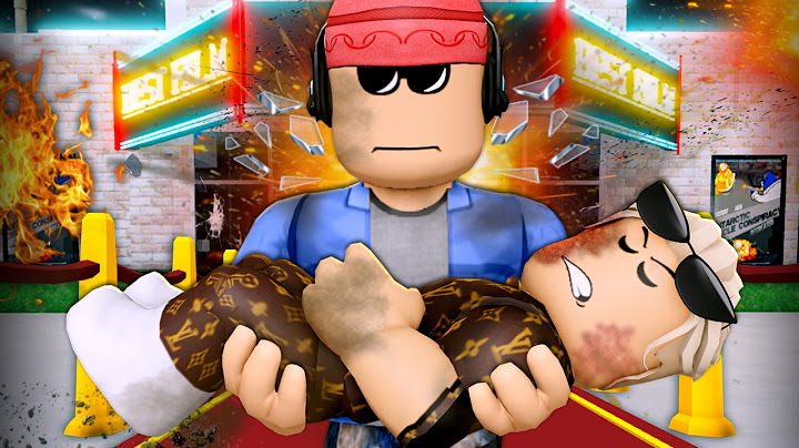 He SAVED A FAMOUS Persons LIFE! (A Roblox Movie)