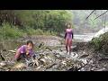 Full video: The woman skillfully uses various fishing techniques, the woman catches many big fish