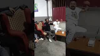 Ci̇han Usta Yeğeni̇ Süloş Performans İle Eski̇ Günleri̇ Konuşup Anlattilar