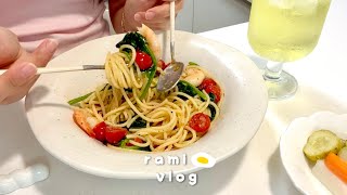 (sub)신혼 vlog | 백수아내의 초간단 혼밥메뉴,남편이 좋아하는 신혼밥상💛/ 다이소 쇼핑 / 초보베이킹(제육볶음,시금치파스타,휘낭시에,치즈밥)