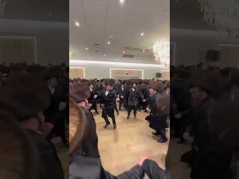 NOTHING! NOTHING VIBES LIKE A JEWISH WEDDING!!!!❤️‍🔥