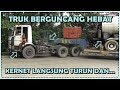 Kepala Truk Trailer Ini Alami Guncangan Hebat Saat Nanjak di Sitinjau Lauik