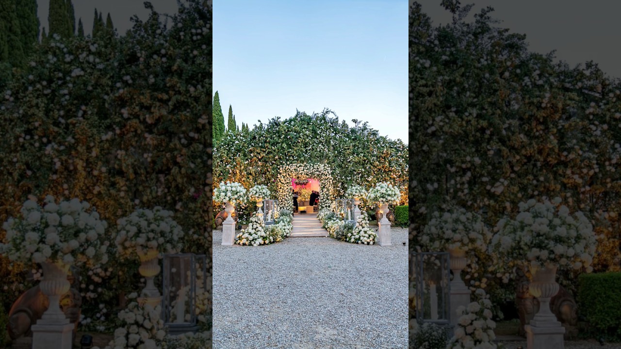 What a setting for this wedding? ✨ 