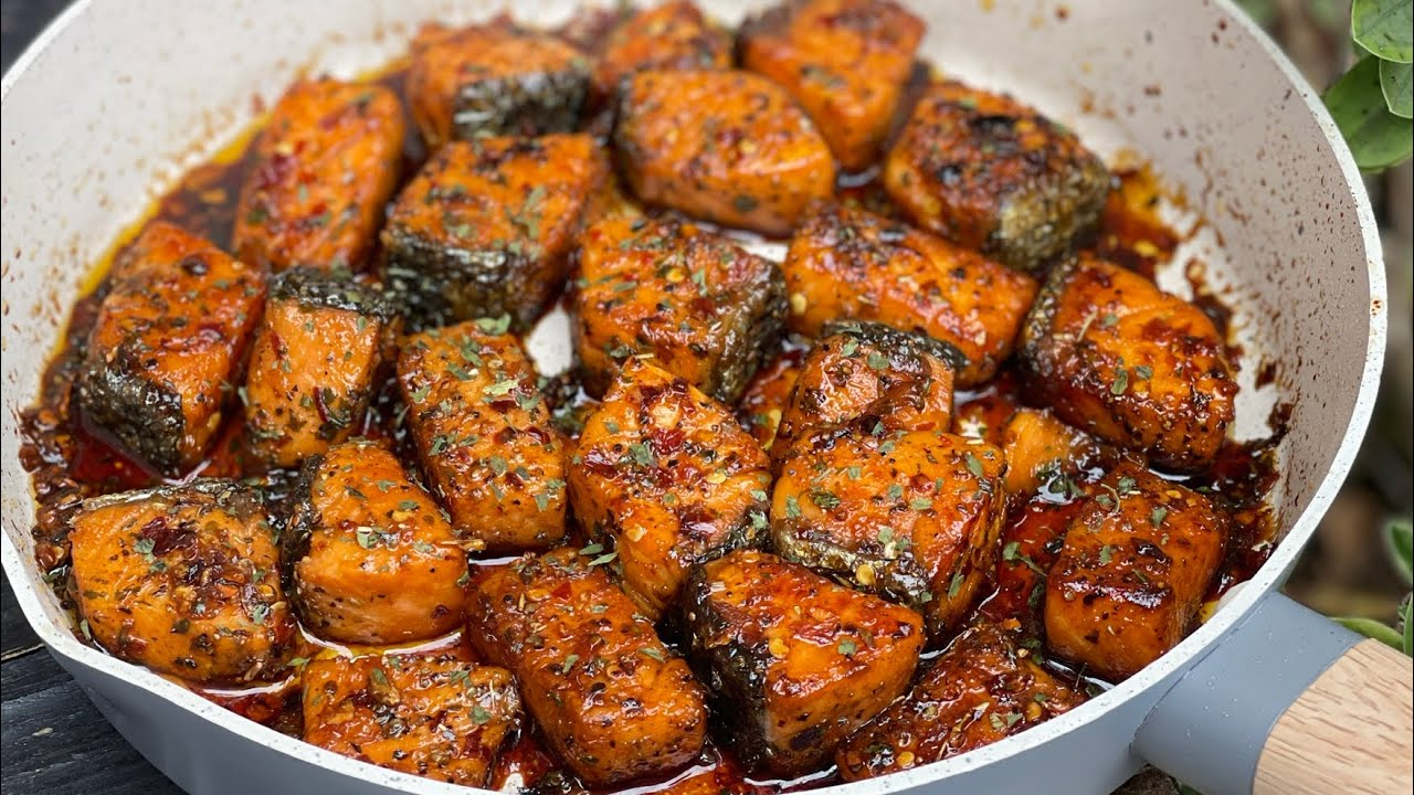 Sticky Garlic Honey Salmon Bites Quick & Easy Recipe! YouTube