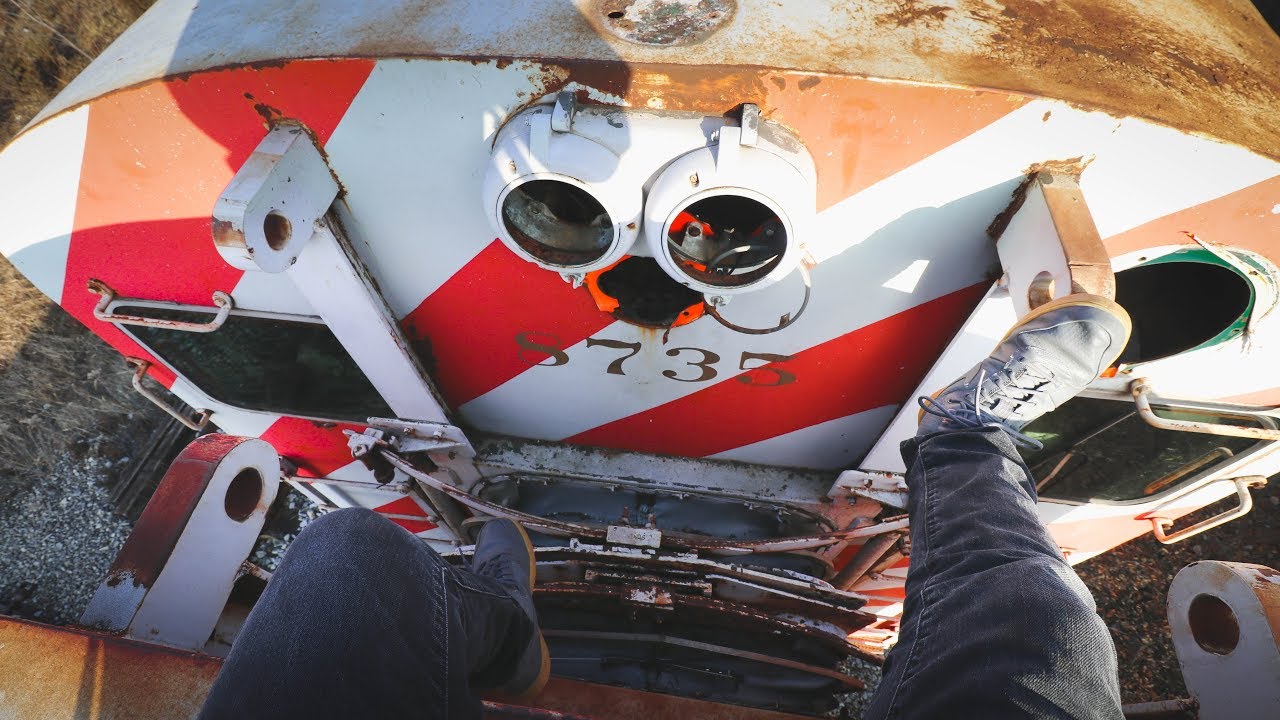 Abandoned Chicago METRA Train 11 TRAIN CARS! YouTube