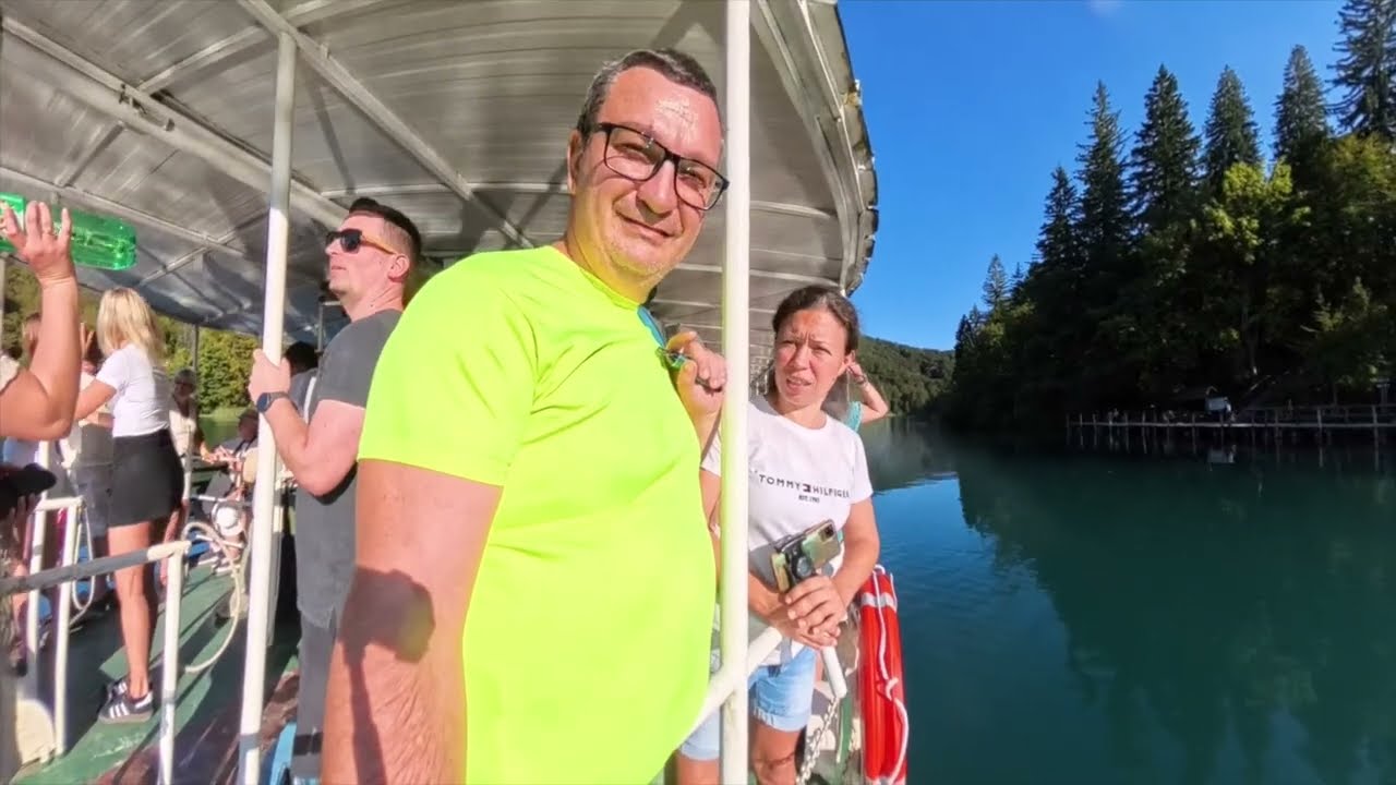 Turcoazul infinit:O călătorie vizuala in inima Balcanilor.Apus de soare in Plitvice.