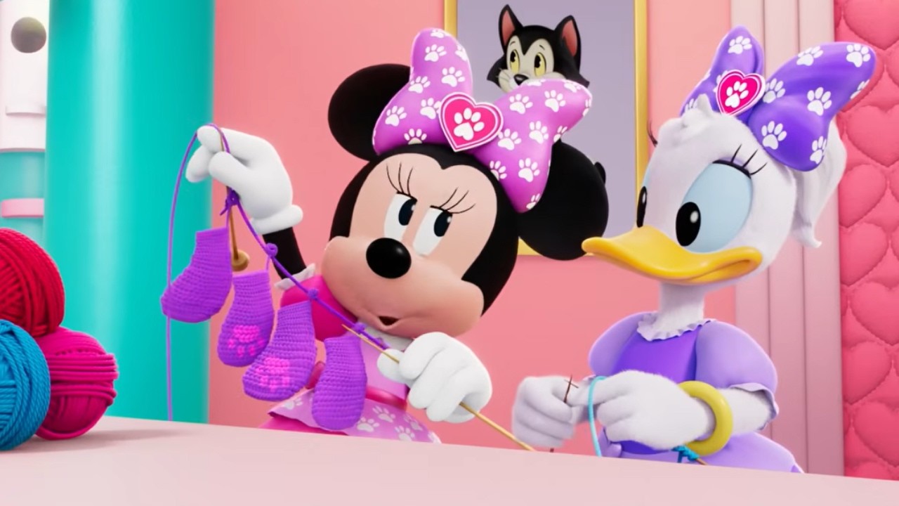 Cuckoo-Loca Takes a Wild Ride Through the Habitrail! 🐥🎀 | Minnie’s Bow | Kids Rhyme Corner