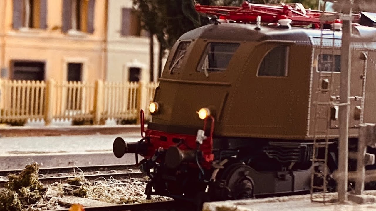 FS lo spettacolo dei treni 87 volte più piccoli….