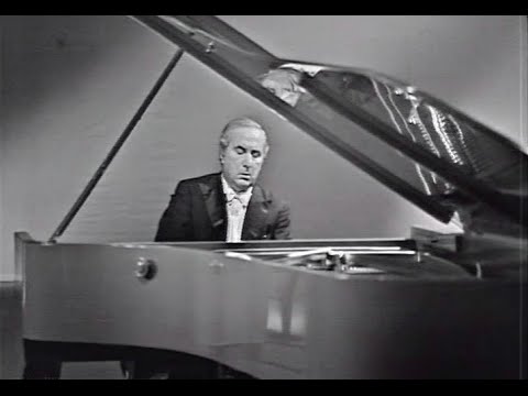 Yakov Flier plays Chopin Nocturne op. 48 no. 1 - video