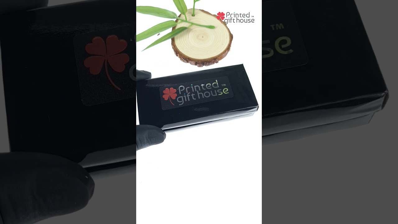 'This Much Love Mommy' Personalized Keyring: Elevate Your Gifting with a Personal Touch!