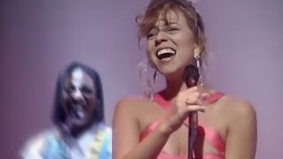 Mariah Carey Dodging WHISTLES By Using BELTS!