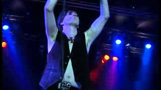 Vignette de la vidéo "L.A. Guns - Rip And Tear ( Live  Pennington, Bradford April 2003)"