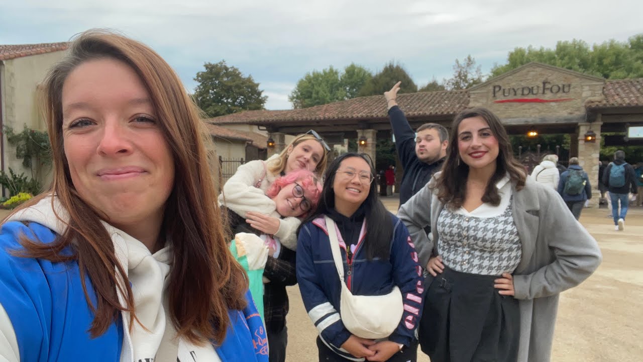 JOUR 1 | VLOG CHAOTIQUE AU PUY DU FOU (ft. Etienne, Samantha, Carla, Elsa & Manon)