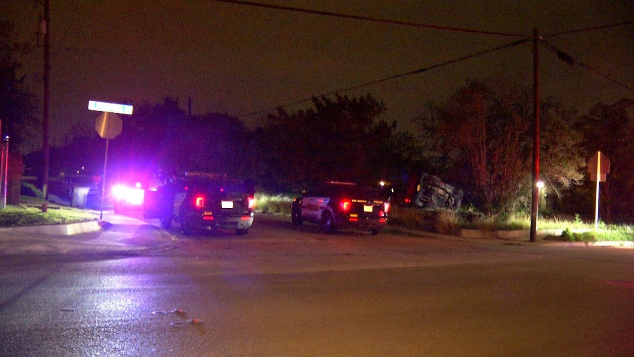 Driver extracted from vehicle after crash on West Side - YouTube