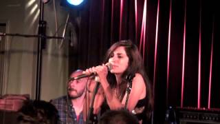 Yasmine Hamdan - Aziza - Live in Berlin (11/13)