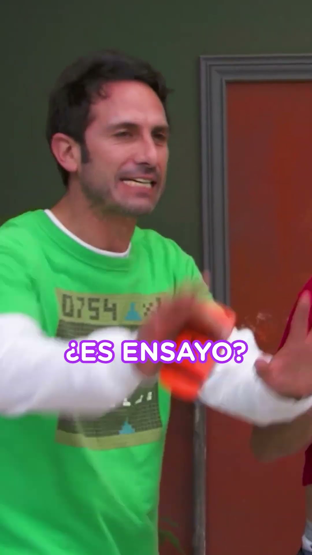 Manuel 'El Flaco' Ibáñez CORRIGIENDO a TODOS en #Vecinos #Bloopers #Viral ?