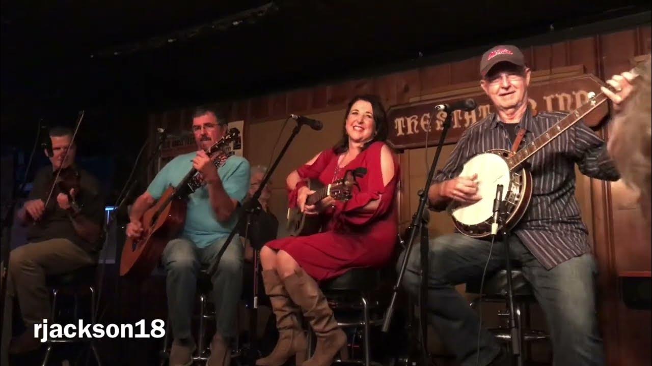 Carl Jackson Playing Banjo On Larry Cordle's "Yardbird" At The Station