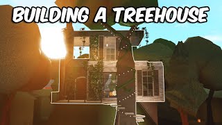 BUILDING A TREEHOUSE IN BLOXBURG