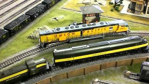 Baldwin Centipede vs EMD DD40