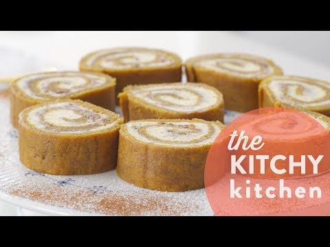 How to Make a Pumpkin Spice Latte Roll // Living Deliciously