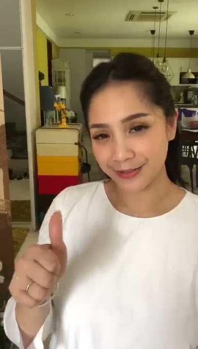 NAGITA SLAVINA,, GIGI,, ARTIS top &populer indonesia Mengucapkan 'happy birthday' untuk tante YUNLIE