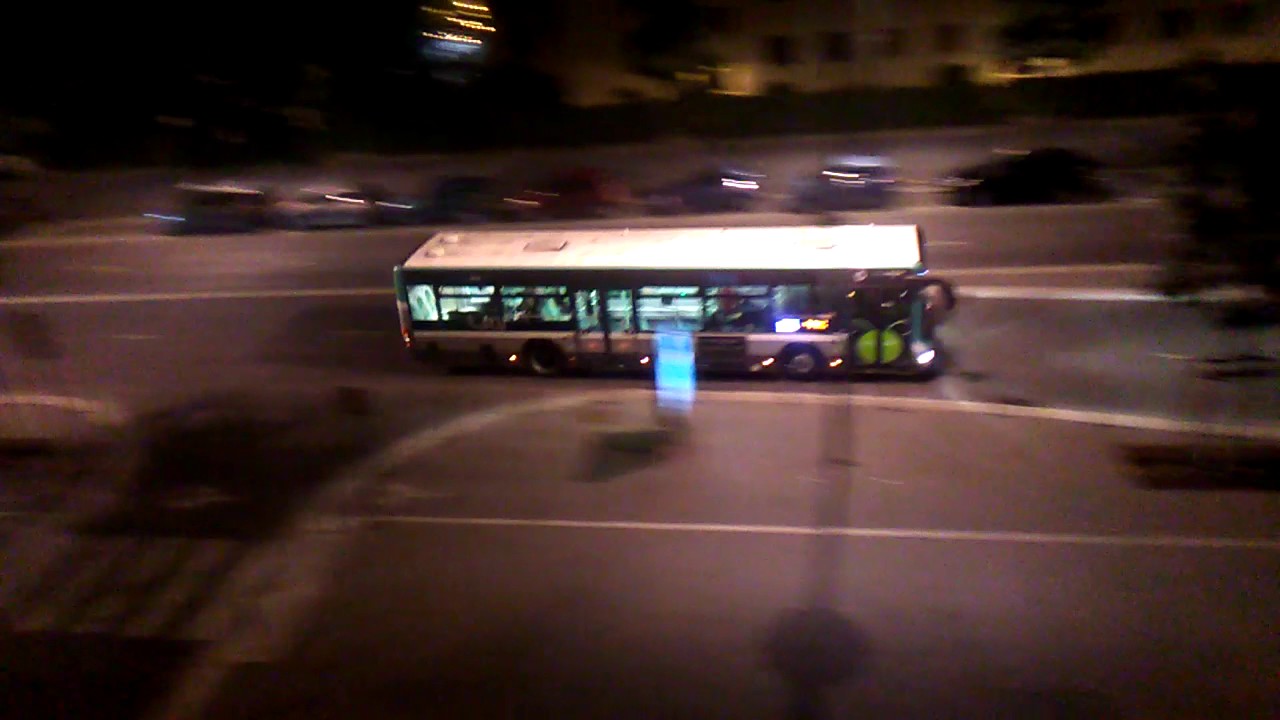 Bus noctilien N15 Man lion's city - YouTube