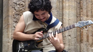 Michael Jackson - Beat It - Van Halen - Amazing guitar performance in Buenos Aires streets - Cover chords