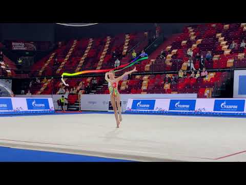 Ekaterina Sazonova Ribbon