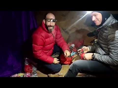 Trapped caver Mark Dickey thanks rescue teams