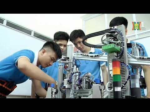 Video Nhiều học sinh chọn học nghề thay vì học đại học - YouTube