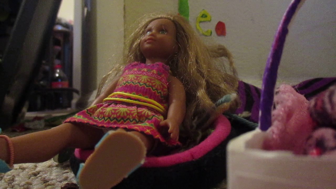 How to pack your American Girl Doll.  Lea Clark