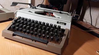 Пишущая/печатная машинка Erika 15 (1964) | Erika 15 typewriter (1964)