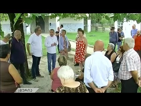 გრიგოლ ვაშაძე გურიის მცხოვრებლებს ხვდება