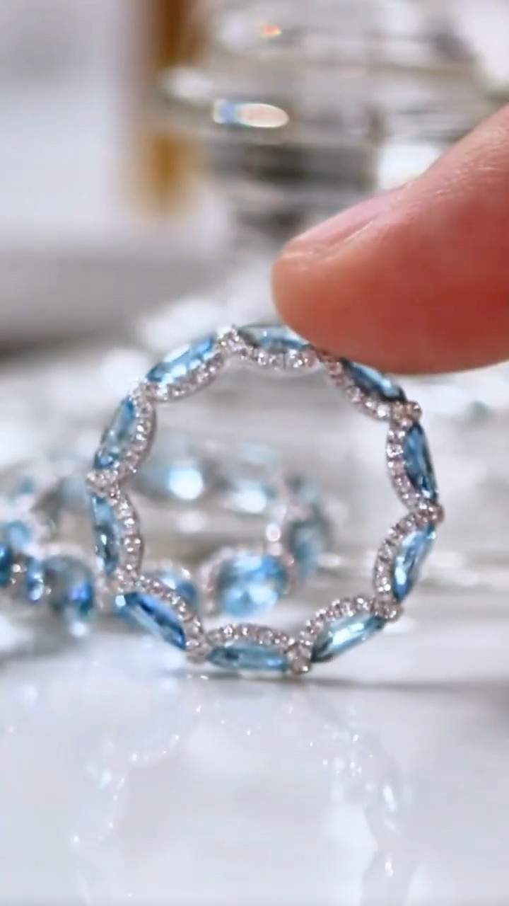 48 hours of passion. A blue shimmer, at long last. #JP209 #A4