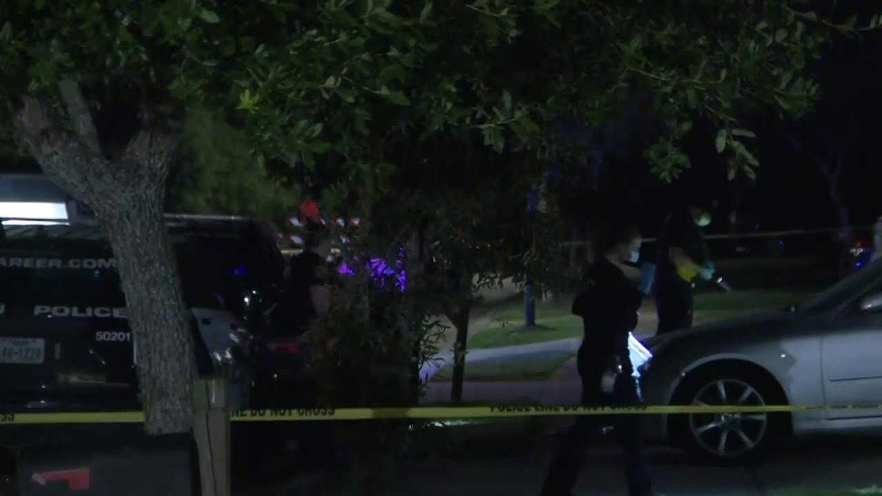 2 dead, 2 hurt after shootout possibly involving narcotics at SE Houston neighborhood