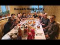 Ref:vdmoHVL8cA0 Un noir dans une famille kazakh/l'hospitalit kazakh