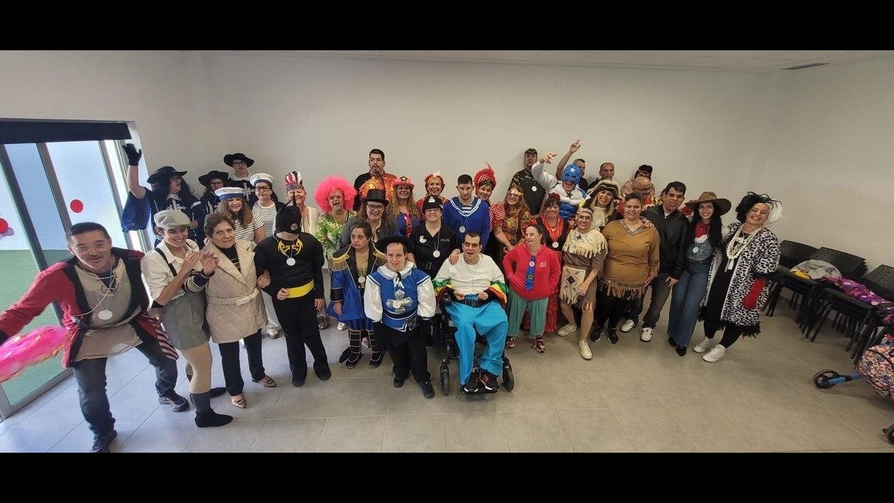 Creatividad y alegría en el Carnaval del Centro Ocupacional de Ingenio