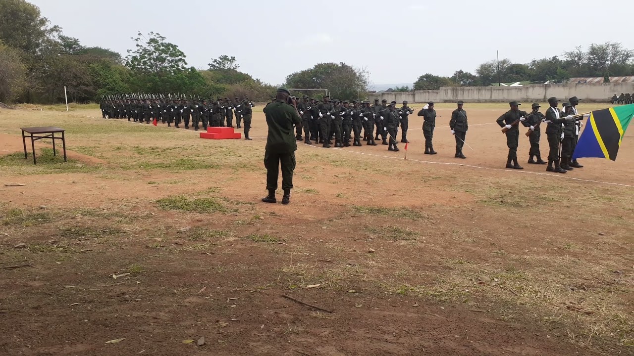 WAKIPITA KWA MWENDO WA POLE MBELE YA MGENI RASMI