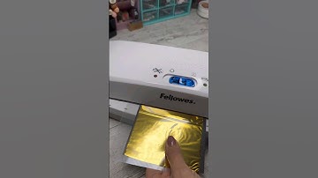 Use heat embossed strips to make a fun background! 🤓💡 #wowembossing #cardmaking #handmadecards