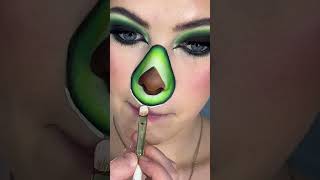 turning my nose into an Avocado… 🥑👃🏼 #makeup