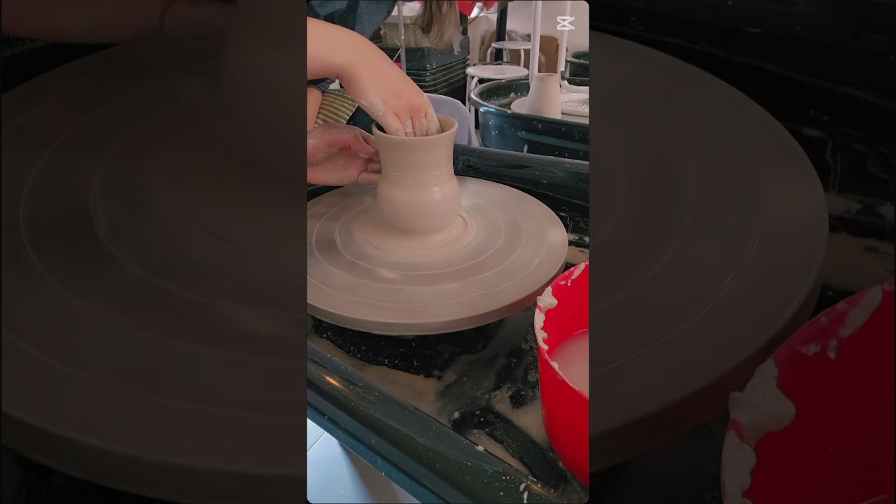 Pottery wheel class at Artventures