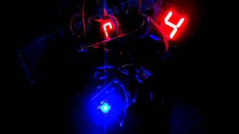 Arduino: snake and digits on 7-segment displays (in dark)