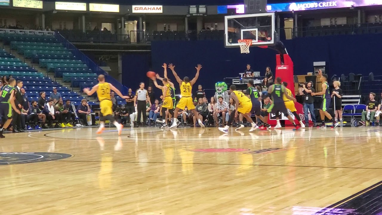 🇨🇦 🏀 Final seconds of 2019 CEBL Semifinals- Niagara Falls River Lions vs Hamilton Honey Badgers