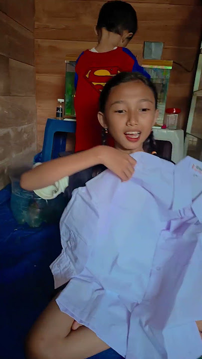 WAH MANDA SENENG BANGET DIKASIH SERAGAM SEKOLAH BARU 👩‍🎓😻😍 #funny #funnyvideo #fyp #trending #shorts