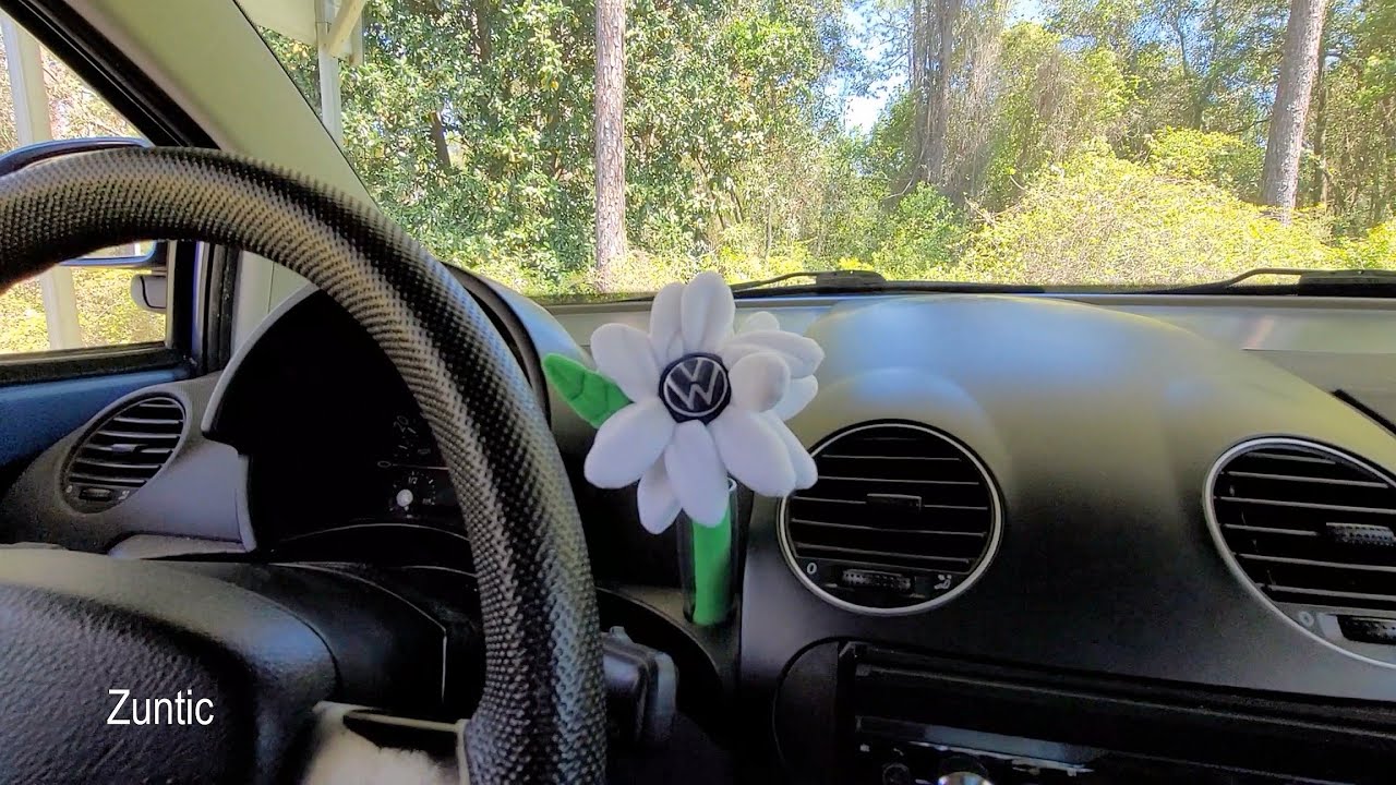 VW Plush Daisy Flower