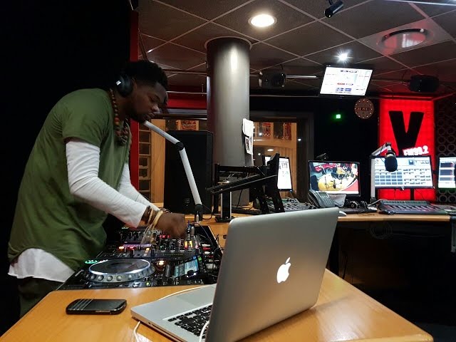 Dj Spilulu live @ Y FM 99.2 Johannesburg (South Africa) class=