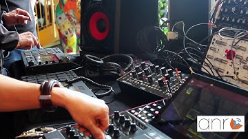 AKAI MPC X Meets Modular - Creating a Beat